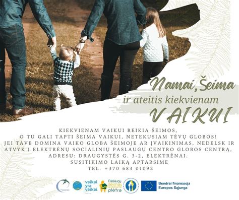 Nuotrauka su tvarkingais namais ir šeima