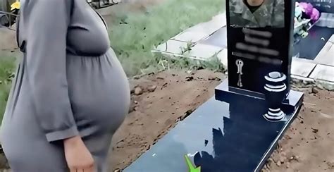 Nėščia moteris ilsisi pavėsyje