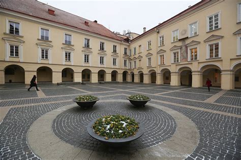 Vilniaus universiteto (Akademijos) pastatas