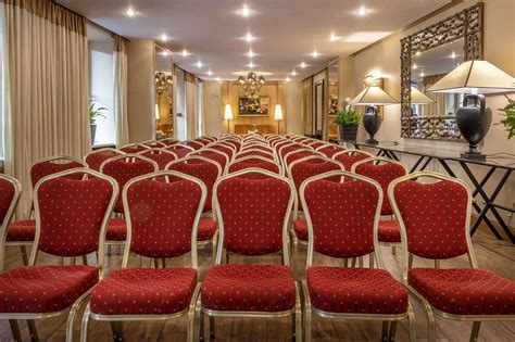 Freskos viešbučio „Stikliai“ interjere