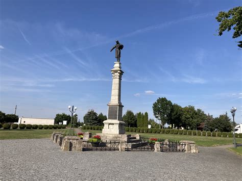 Simono Daukanto paminklas Papilėje