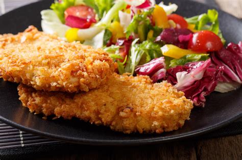 Vištienos kepsneliai su panko džiūvėsėliais