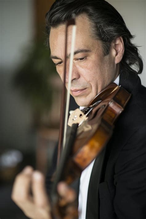 Martynas Švėgžda von Bekkeris su smuiku