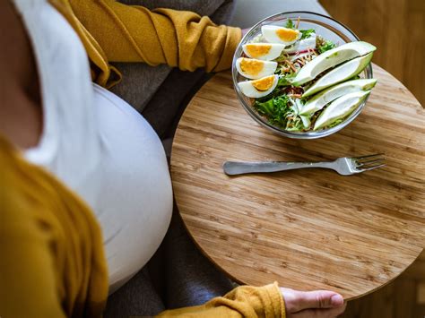 Infografika apie vitaminų svarbą nėštumo metu