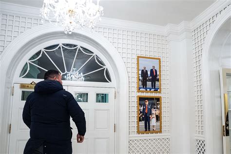 Oficiali Vladimiro Putino vaikystės nuotrauka su tėvais