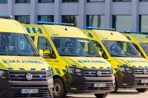 Nuotrauka su greitosios pagalbos automobiliu