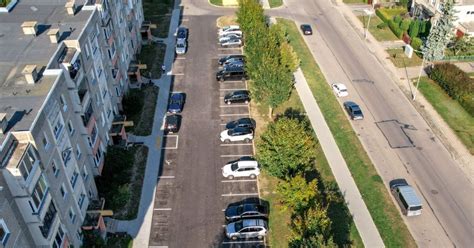 Automobilių stovėjimo aikštelė prie medicinos įstaigos