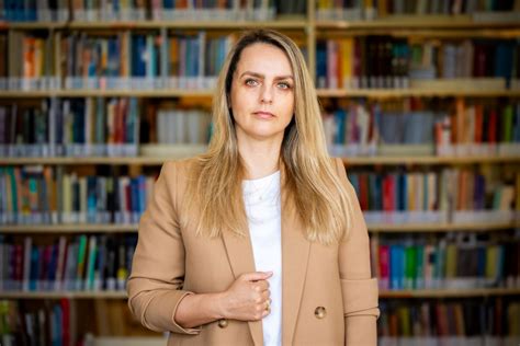 Vaikai žaidžia kompiuterinius žaidimus