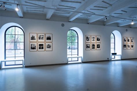 Nuotraukų parodos afišos fragmentas