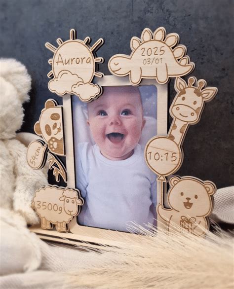 Rankų darbo gimimo metrikai su įvairiomis detalėmis