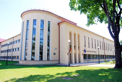 Ukmergės Antano Smetonos gimnazijos interjero detalės