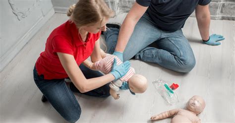 Pirmoji pagalba užspringus vaikui