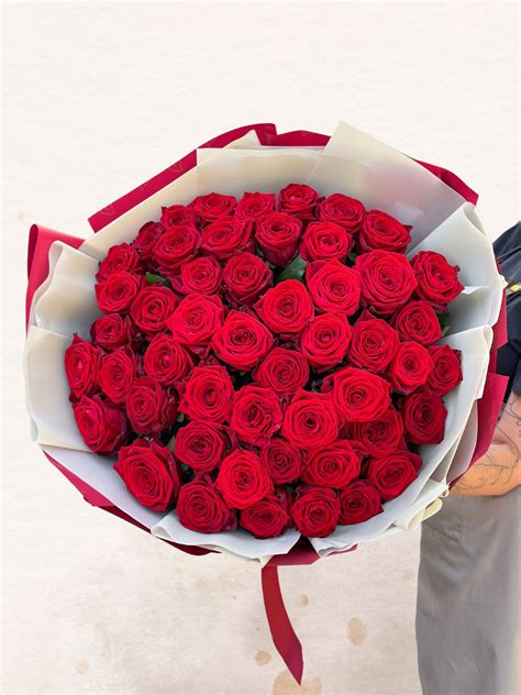 Monika Kvietkutė su gimtadienio puokšte