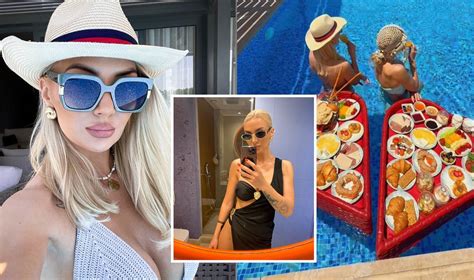 Monika Kvietkutė ir Oksana Pikul Egipte