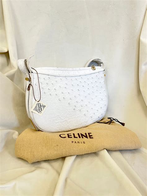 Įrankiai stručio kiaušiniui atidaryti