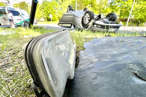 Motina su kūdikiu, besirūpinanti akių sveikata