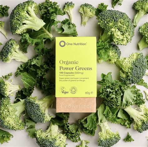 Įvairūs švieži žalumynai