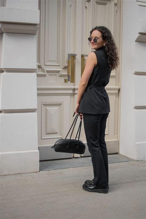 Nėščiosios pilvas su diržu