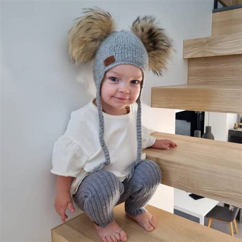 Vaikiška kepurė su raišteliais ir burbuliukais