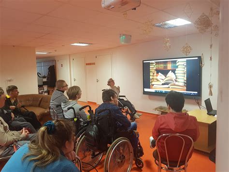 Specialistai, teikiantys dienos socialinę globą