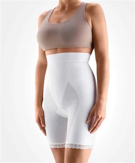 Įvairūs korsetų ir kelnaičių po gimdymo modeliai