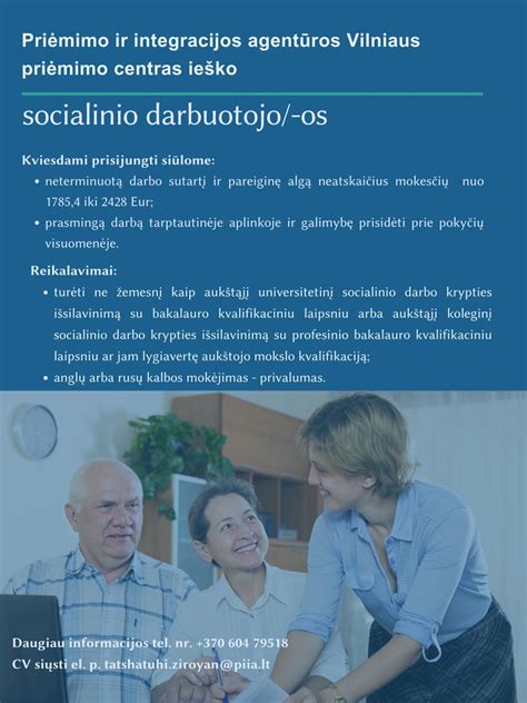 Nuotrauka, vaizduojanti profesionalų socialinį darbuotoją, padedantį seneliui
