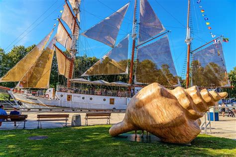 Statistikos diagrama, rodanti įmonės pajamas ir darbuotojų skaičių