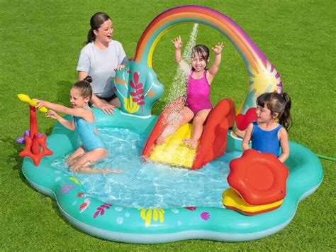 vaikiškas baseinas su čiuožykla