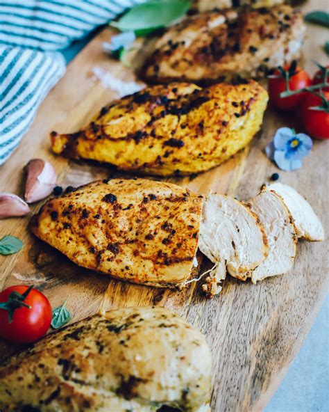 keptos vištienos krūtinėlės gabalėliai