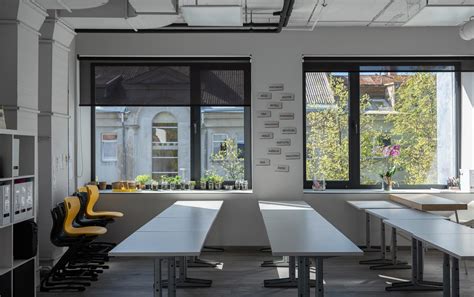 Švedijos mokyklos interjeras su vizualinėmis dienotvarkėmis