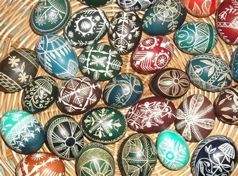 Dekupažu marginti kiaušiniai