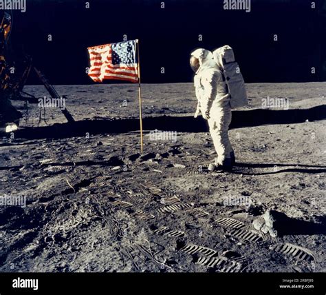 AS11-40-5902 - Apollo 11 nuotrauka