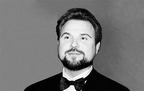 Sergejus Larinas scenoje