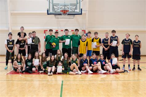 Lietuvos mokyklų žaidynių krepšinio varžybų akimirka