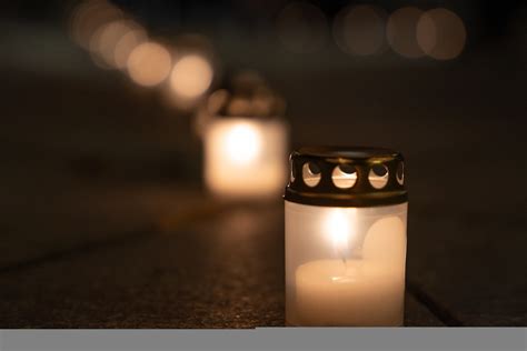 Žvakutės ant kapų