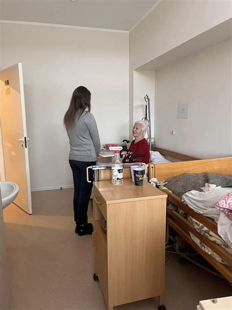 Slaugos personalas senelių namuose