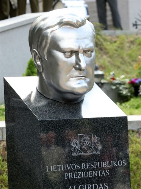 Algirdo Mykolo Brazausko paminklas