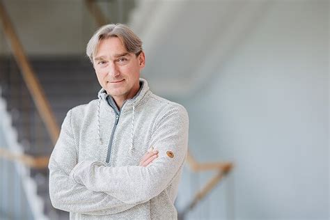 Andrius Bučius prie savo avilių