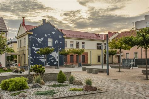 Darželio kiemelis su vaikais