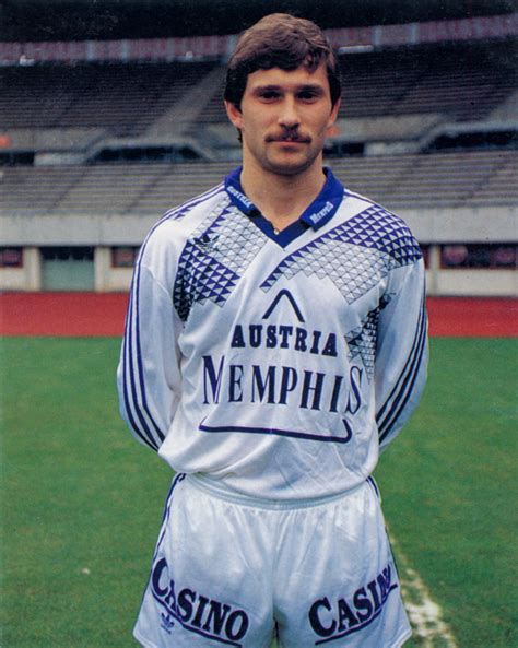 Arminas Narbekovas jaunystėje