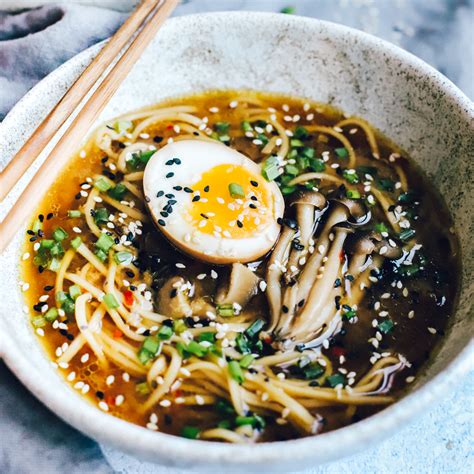 Ramen su marinuotu kiaušiniu