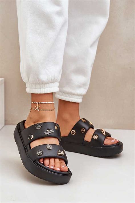 Penktokai su „VIP 5“ ženkliukais