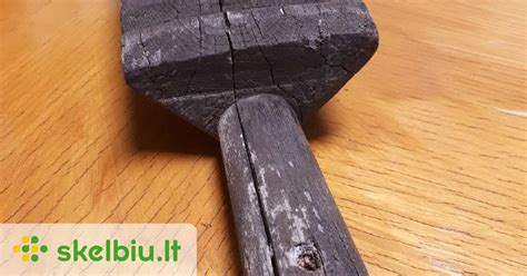 Senovinis chirurginis instrumentas, naudojamas nelegaliems abortams