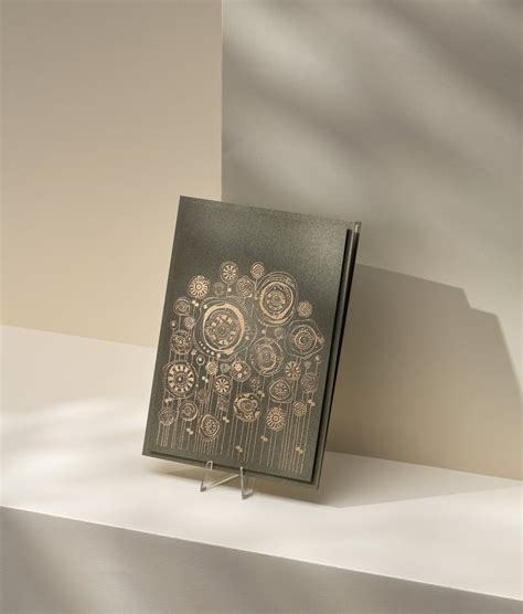 Atvirukas su kišenėle suknelės formos