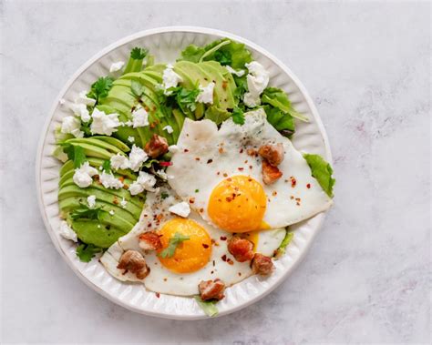 Įvairūs keptų kiaušinių variantai