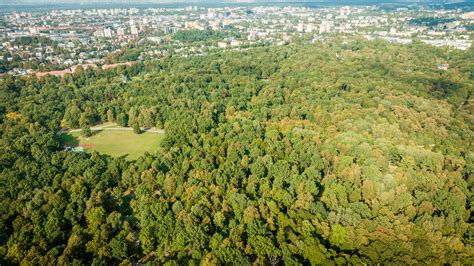 Rekonstruotas Kauno Ąžuolyno parkas