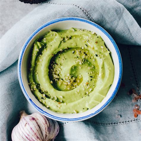 Naminio majonezo ir veganiško majonezo iš avokadų paruošimas