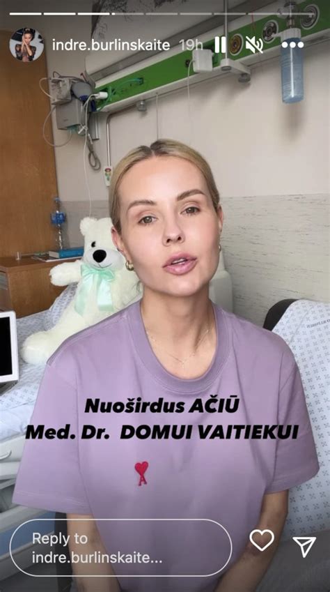 Indrė Burlinskaitė su grupe 