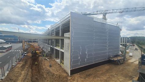 Naujo padalinio fasadas