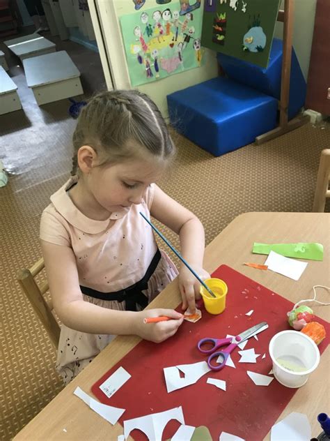 Darželio auklėtojos ir vaikų veikla